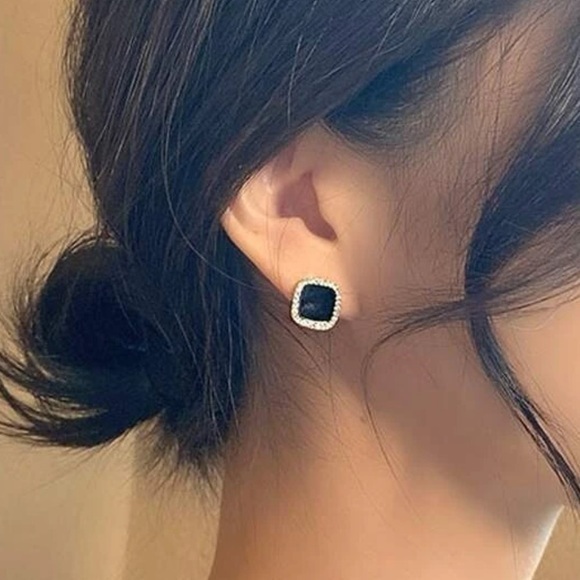 Rhinestone Geo Stud Earrings Golden Black Square - Picture 3 of 7